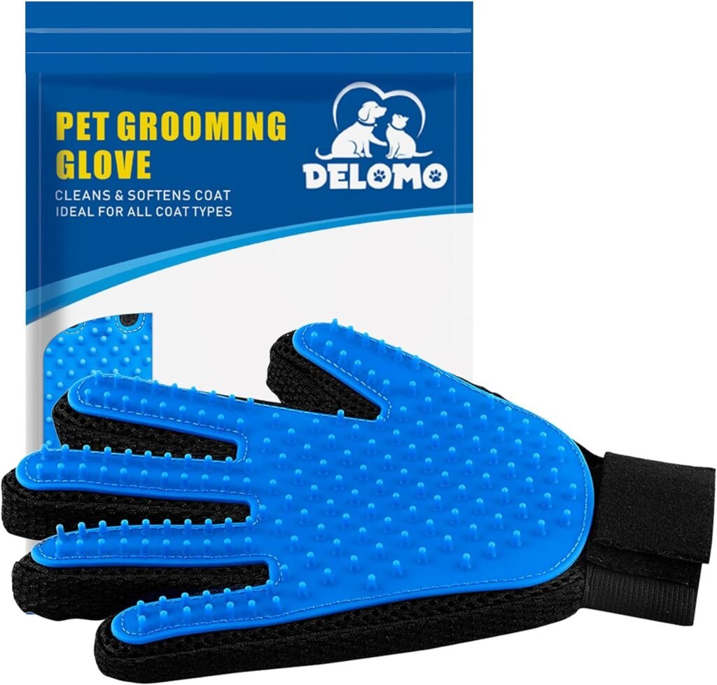 Delomo Deshedding Glove for ragdoll cats