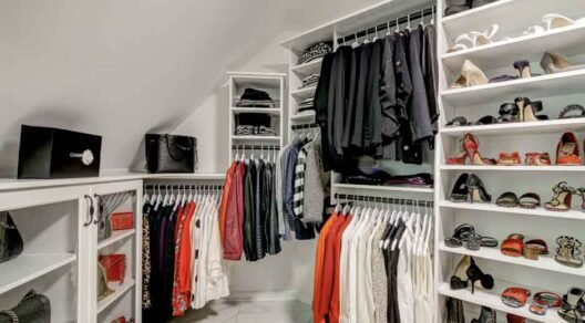Incorporating-Smart-Storage-Solutions-into-Your-Custom-Closet