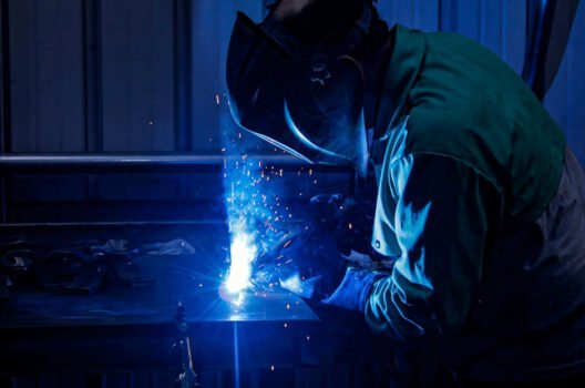 A Complete Guide to Industrial Laser Welders and Their Applications